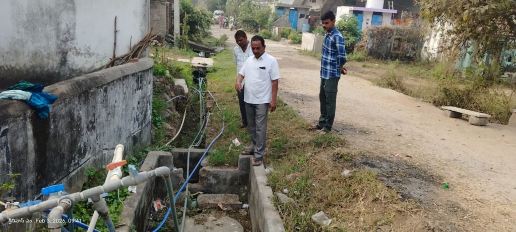 ప్రజల సమస్యలను నేరుగా తెలుసుకున్న గ్రామ సర్పంచ్ రంగు సత్యనారాయణ గౌడ్