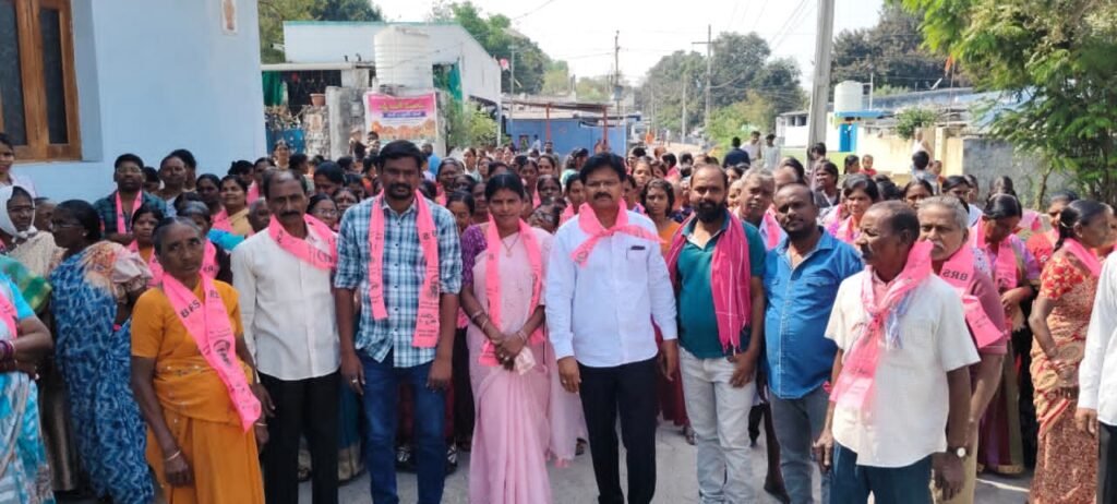 43వ డివిజన్‌లో బీఆర్ఎస్ ప్రచారానికి జోరు : భారీ ర్యాలీతో ఊపందుకున్న ప్రచారం