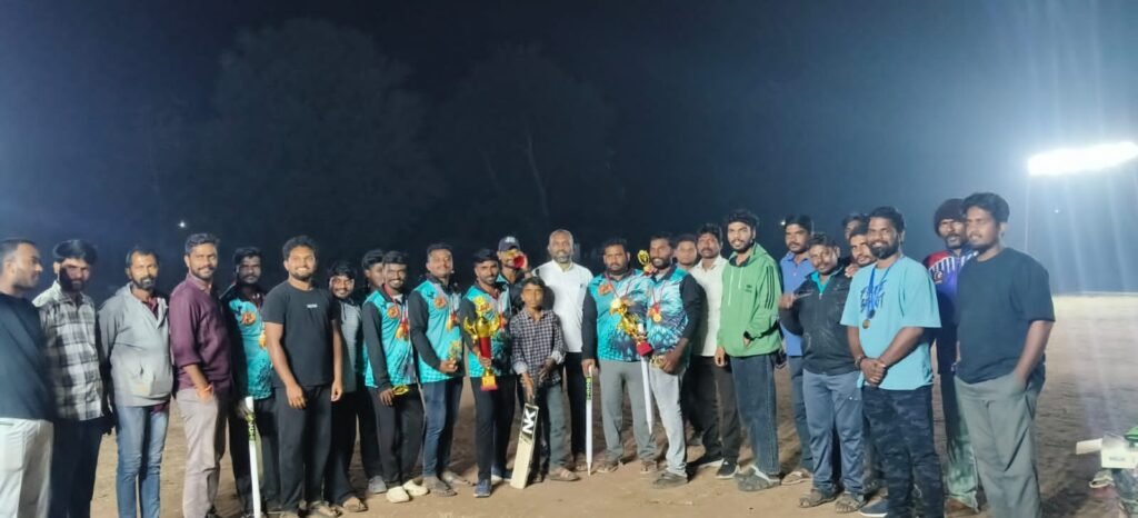 పెంచికల్ పేట్‌లో నైట్ సర్కిల్ క్రికెట్ టోర్నమెంట్ ఘన విజయం