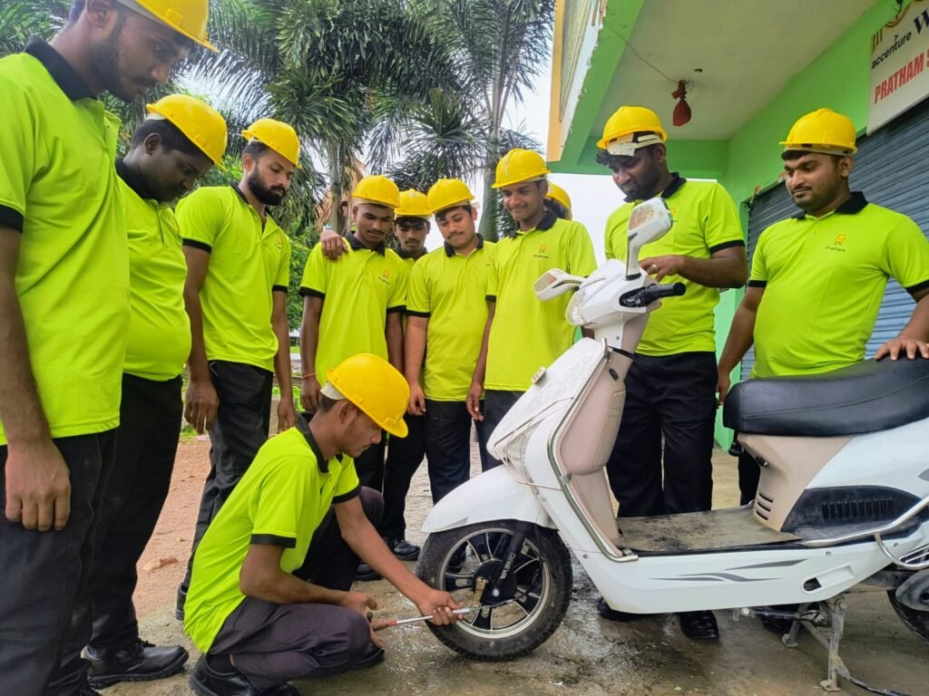 ఉచితంగా ఎలక్ట్రిక్ బైక్ మెకానిక్ ట్రైనింగ్ మరియు జాబ్