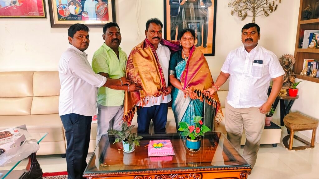 మాజీ ఎమ్మెల్యే రవి శంకర్ పెళ్లి రోజు వేడుకలు