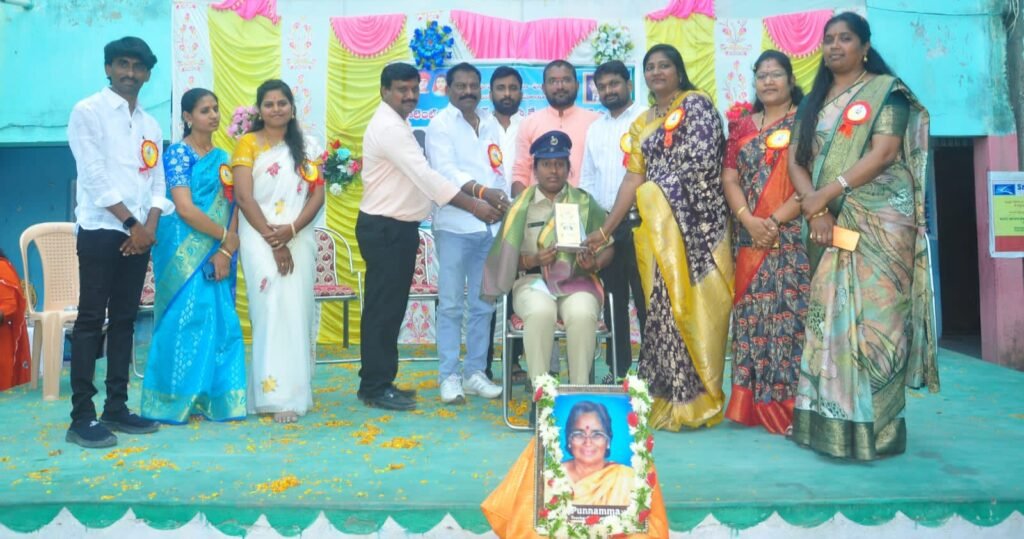 సమాజాభివృద్ధిలో మహిళల పాత్ర కీలకం:యాదవ సంఘం జిల్లా అధ్యక్షులు నలువాల సమ్మయ్య యాదవ్