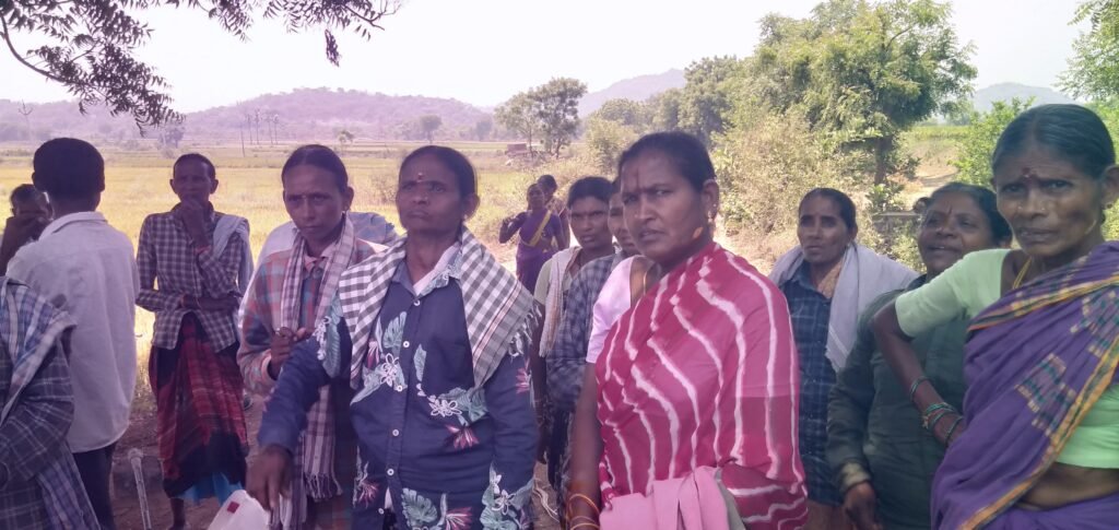 పాలితం శివారులో ఉద్రిక్తత – మట్టితవ్వకాలపై మండి పడ్డ ప్రజలు