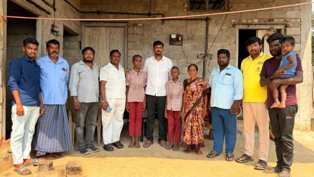 అనాథ చిన్నారులకు డాక్టర్‌ మహేష్‌ రెడ్డి భరోసా   పిల్లల చదువు, వైద్య బాధ్యతలు స్వీకరిస్తానని ప్రకటన