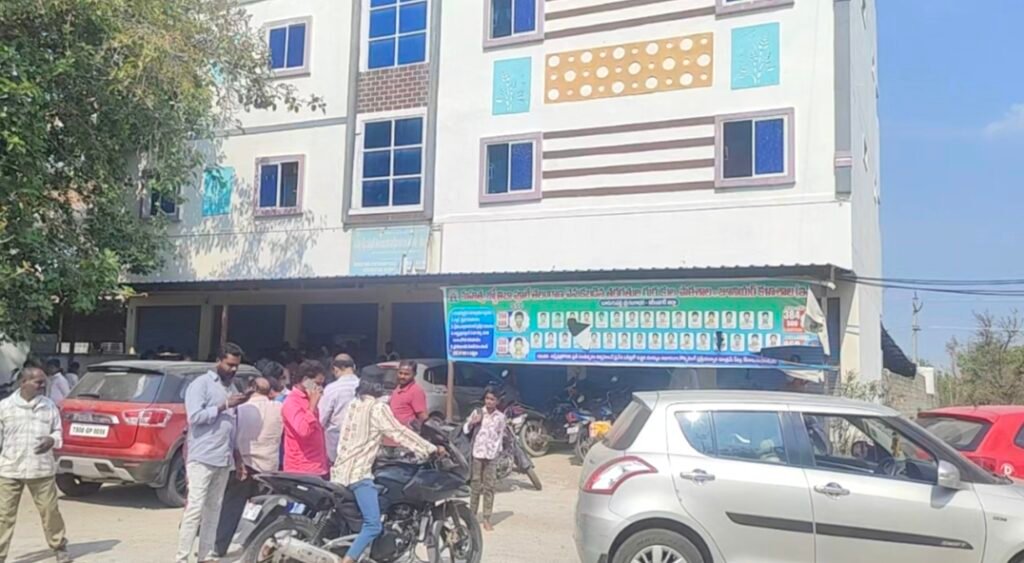 గంగాధర మండల కేంద్రం లోని మహాత్మా జ్యోతిభాపులే ప్రభుత్వ  స్కూల్ లో ర్యాగింగ్ కలకలం