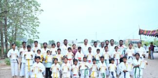 శ్రీ వైష్ణవి హైస్కూల్ సమ్మర్ క్యాంప్లో కరాటే బెల్ట్ గ్రేడింగ్ టెస్ట్