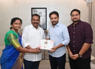 కేటీఆర్కు లగ్నపత్రిక అందజేసిన సుంకె రవిశంకర్ దంపతులు