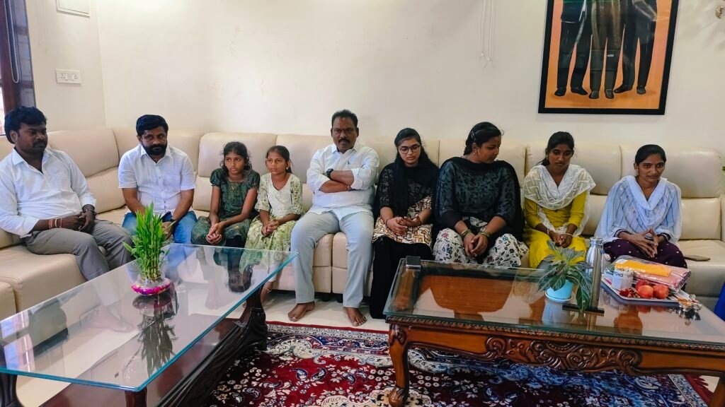 మనసున్న మహారాజు.. అనాథ పిల్లలకు ఆప్యాయతల దేవాలయం!